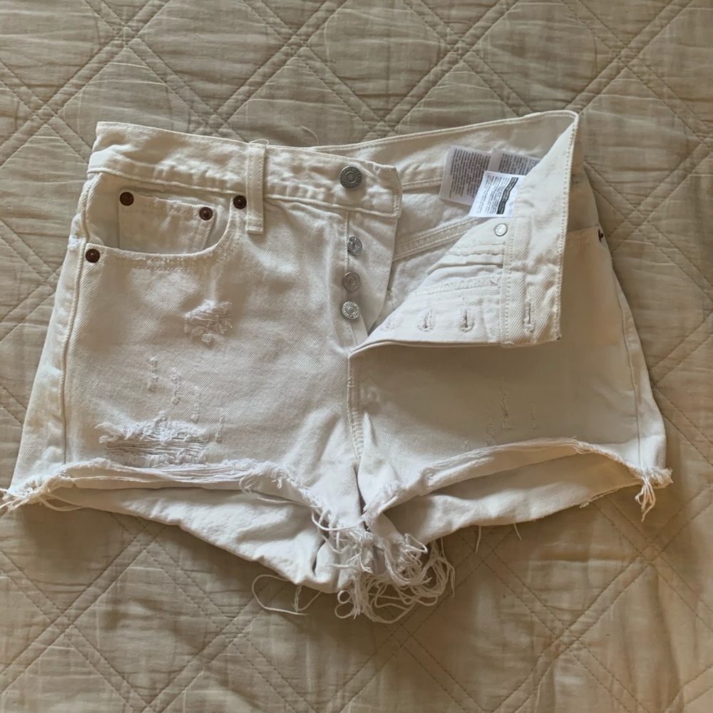 White Distressed Levi’s shorts